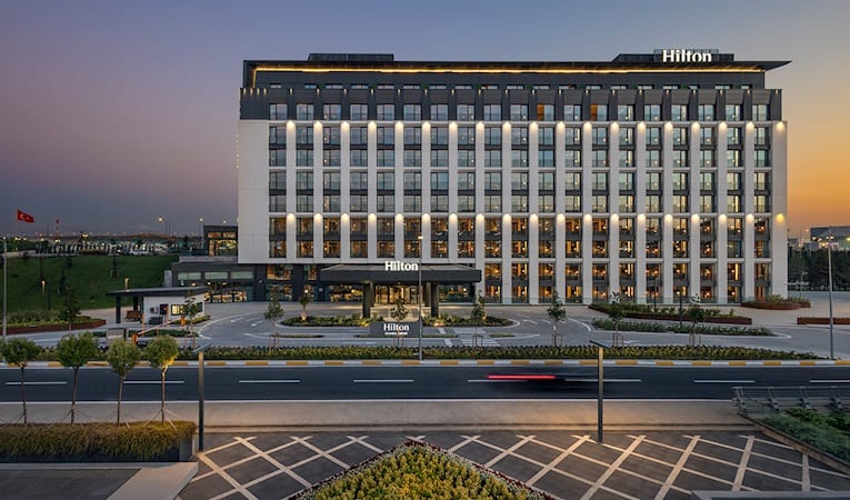 Hilton Türkiye'deki 100. otelini İGA İstanbul Havalimanı'nda açtı