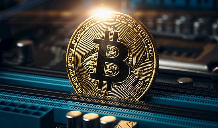 Hükümet krizi endişesi Bitcon'i rekora taşıdı