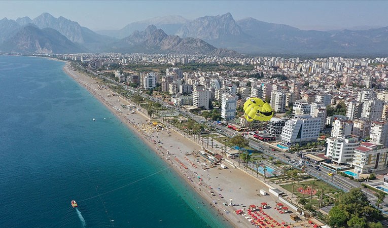 Antalya'da son 10 yılın en hareketli bayram tatili