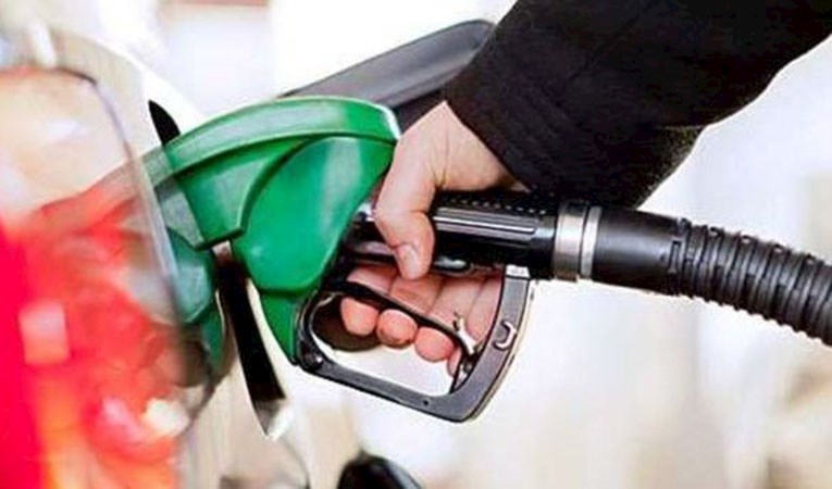 Benzin ve motorine yeni zam: Bu geceden itibaren geçerli