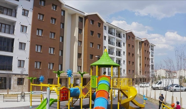 Sosyal konut projesinin detayları: TOKİ'ye kimler başvurabilecek?