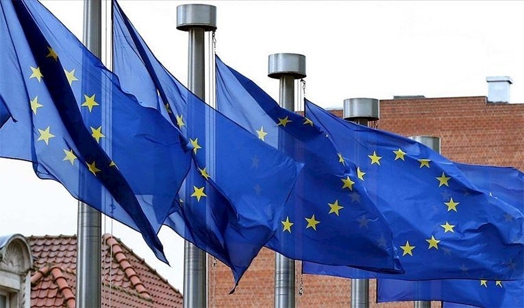 Euro Bölgesi ikinci çeyrekte yüzde 2 büyüdü