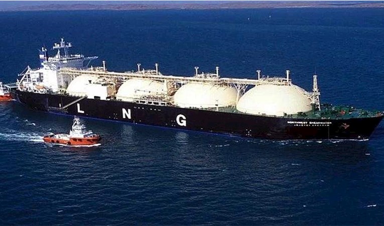 Katar, Kızıldeniz'den LNG sevkiyatını durdurdu