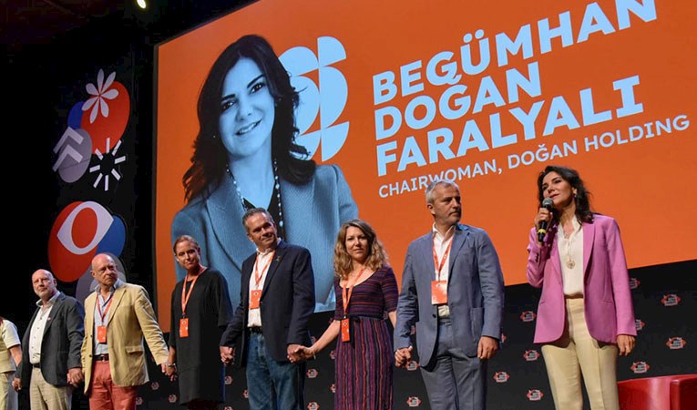 Begüm Doğan Faralyalı, dünyanın ‘iyiliği’ için Roma’da konuştu