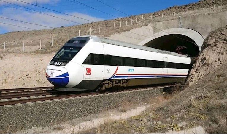 YHT seferleri geçici olarak durduruldu