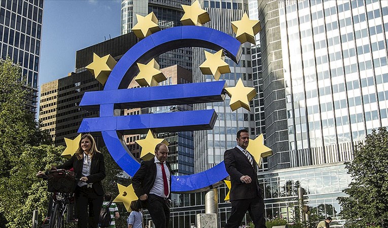 Euro Bölgesi'nde enflasyon azalıyor