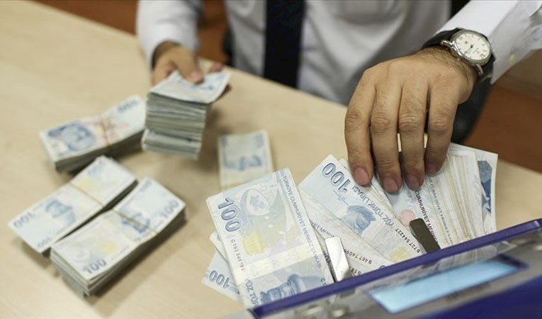 Ek zam yapılacak mı? SSK ve Bağkur emeklisi farkın kapatılmasını istiyor