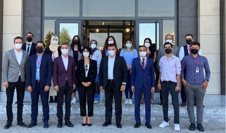 Çağrı merkezini Diyarbakır’a taşıyan Arzum, gençlere iş sağladı