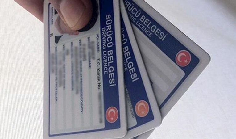 Eski tip sürücü belgelerinin değiştirme ücretiyle ilgili yeni karar