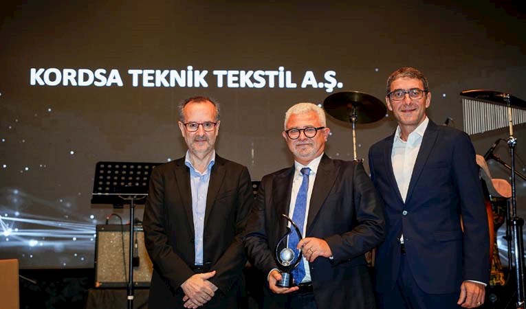 4 kıtayı dijital ağlarla birbirine bağlıyor