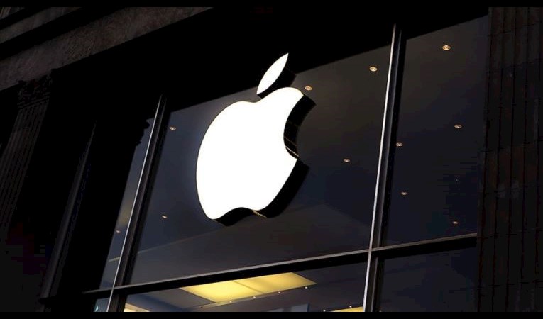 Apple 'piyasa değeri 3 trilyon doları geçen ilk şirket' oldu