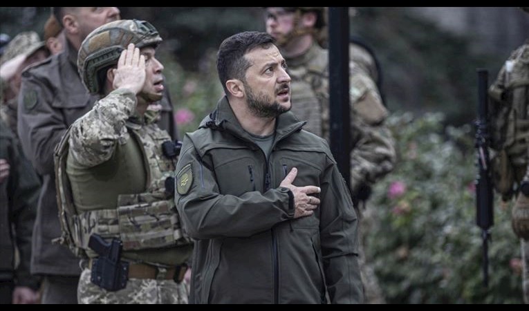 Ukrayna Devlet Başkanı Zelenskiy trafik kazası geçirdi