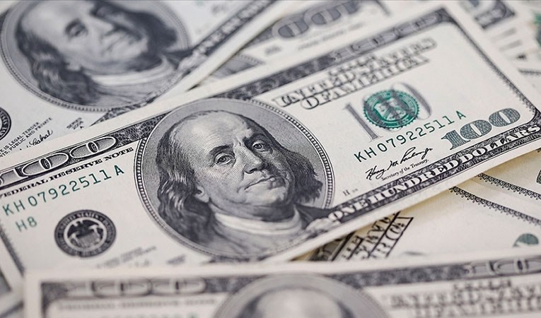 Gece yarısı hareketlenen dolar 9,94'ü gördü