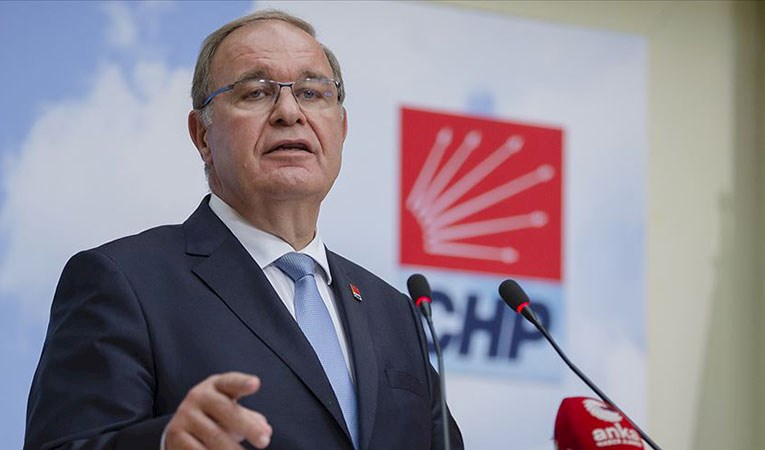 Faik Öztrak: Hayat pahalılığı milleti ezip geçiyor