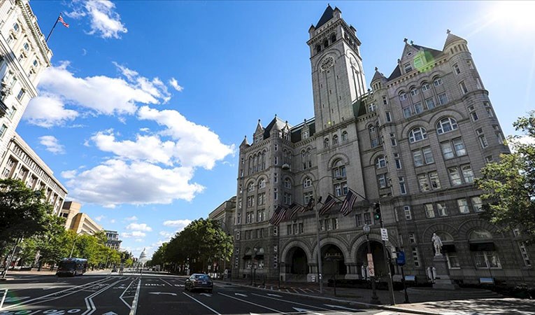 Trump, Washington'daki otelini 375 milyon dolara satıyor