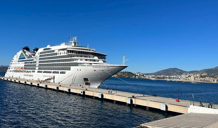 Sezonun son cruise gemisi Bodrum'a geldi