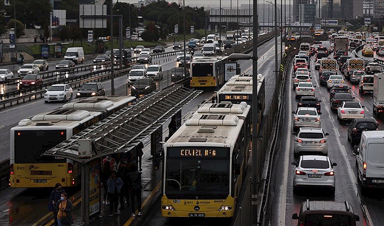 İstanbul'da toplu ulaşıma beklenen zam geldi