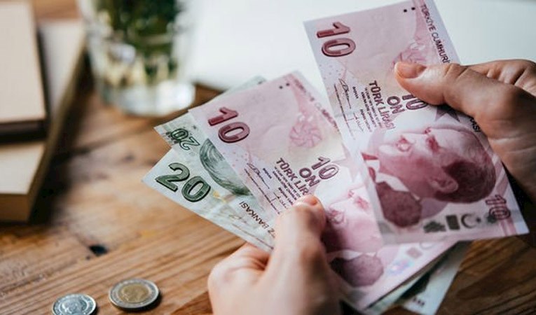 Açlık sınırı 2 bin 374 liraya yükseldi