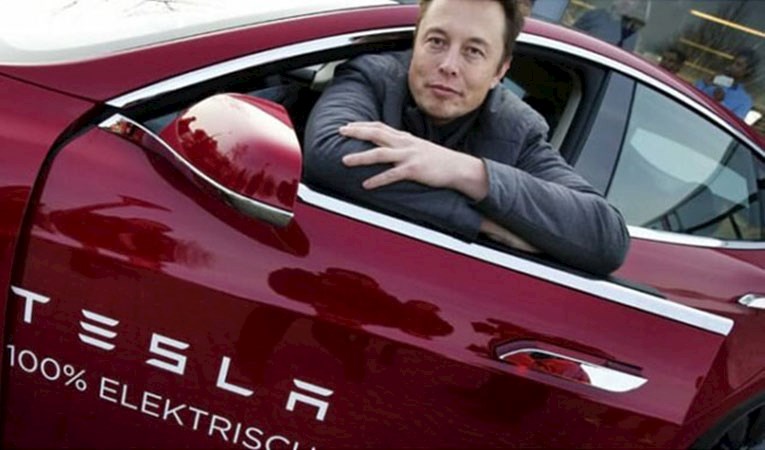 Musk'ın 56 milyar dolarlık maaşına iptal yolu açıldı