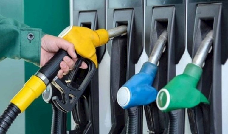 Benzin yapılan son zamla rekor seviyeye çıktı