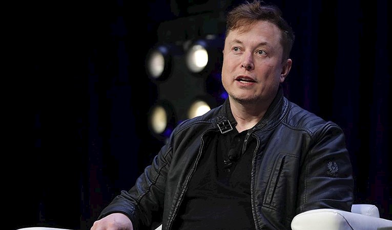 Elon Musk dediğini yaptı: Taşınıyor!