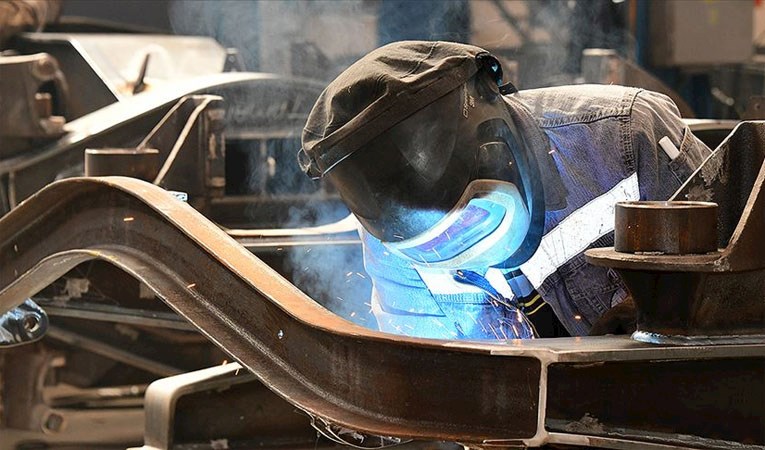 Sanayi üretimi şubatta yıllık yüzde 7,5 arttı