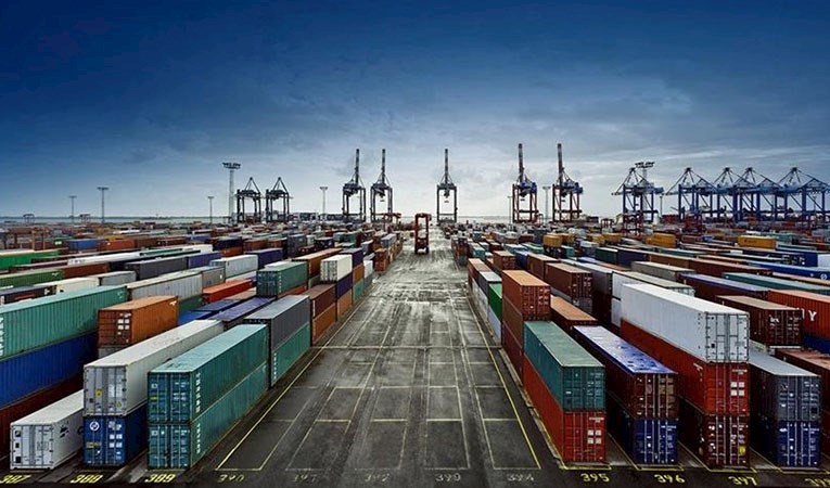 İthalat ivme kaybetti, dış ticaret açığı azaldı