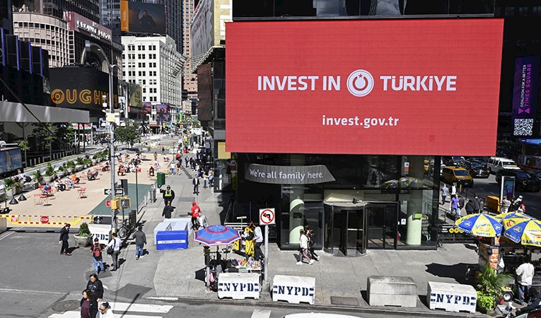Times Meydanı'nda 'Invest in Türkiye' mesajı 