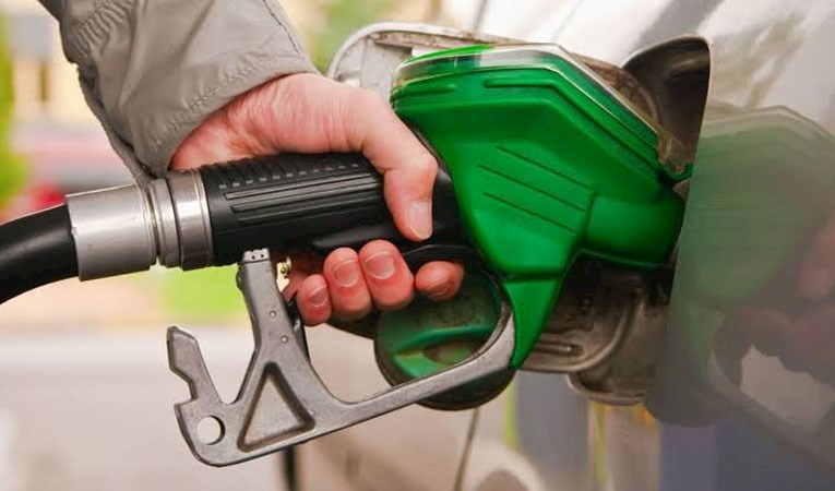 Benzine 8 kuruş zam 