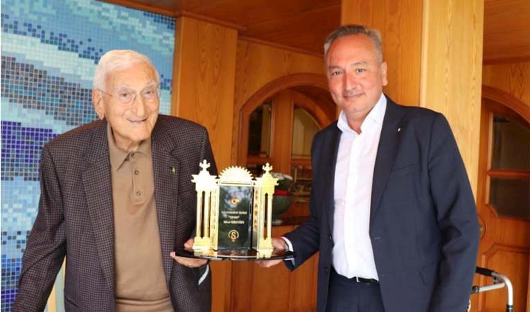 Galatasaray Ödülü Ali Nihat Gökyiğit’in oldu
