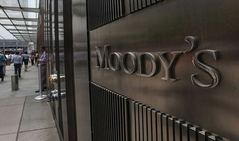 Moody’s'ten petrol uyarısı: Fiyatlar düşebilir 