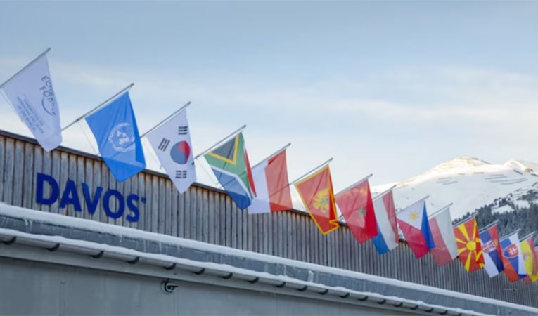 Davos'ta başekonomistler bu yıl küresel ekonominin zayıflayacağını öngördü
