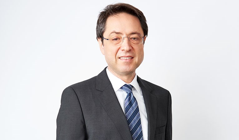 Akkök Holding’de bayrak değişimi