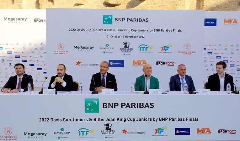 23 ülkeden 32 tenis milli takımı Antalya'da 