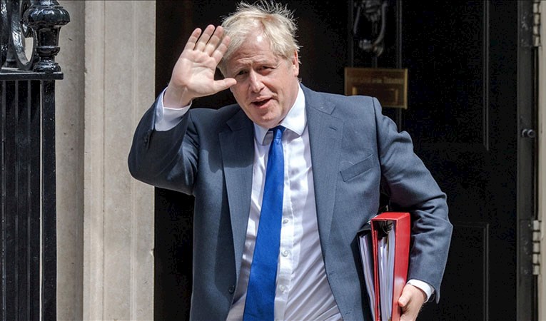 İngiltere Başbakanı Johnson’dan istifa açıklaması